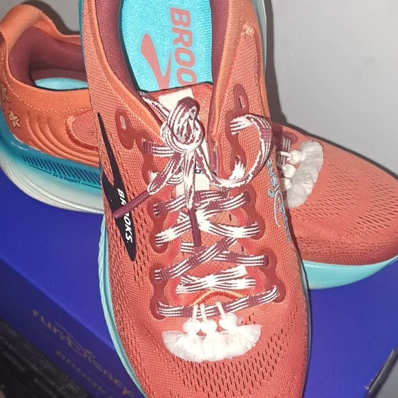 NEW, Brooks, Adrenaline GTS 25, RunDisney, Moana, Size 9.5 Medium (B) Limited Ed - Picture 5 of 10